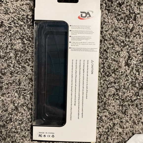 NWOT Phone cases ⭐️ - Picture 6 of 12